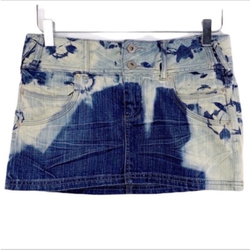 GUESS bleached tie dye jean mini skirt 26